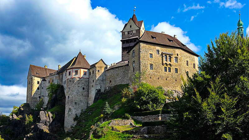 Top-30-pohádkových-hradů-a-zámků-v-České-republice-hrad-loket